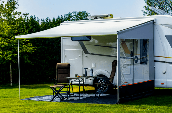 Adventure zijwand raam rechts zoom min 1763634638 scaled v3